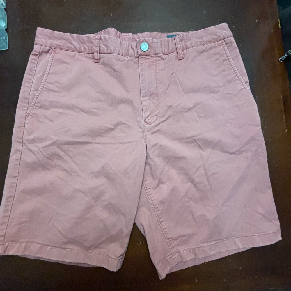Bonobos salmon color men’s chino shorts  size 35 .19” golf tennis camp preppy